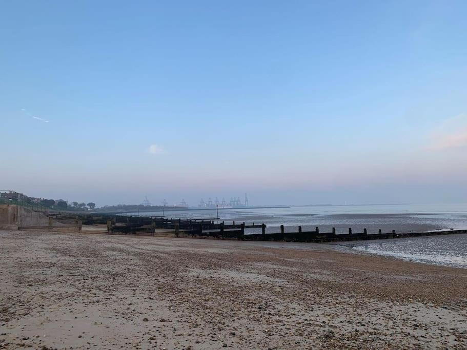 Gordon Villa - A Seaside Escape Harwich Extérieur photo