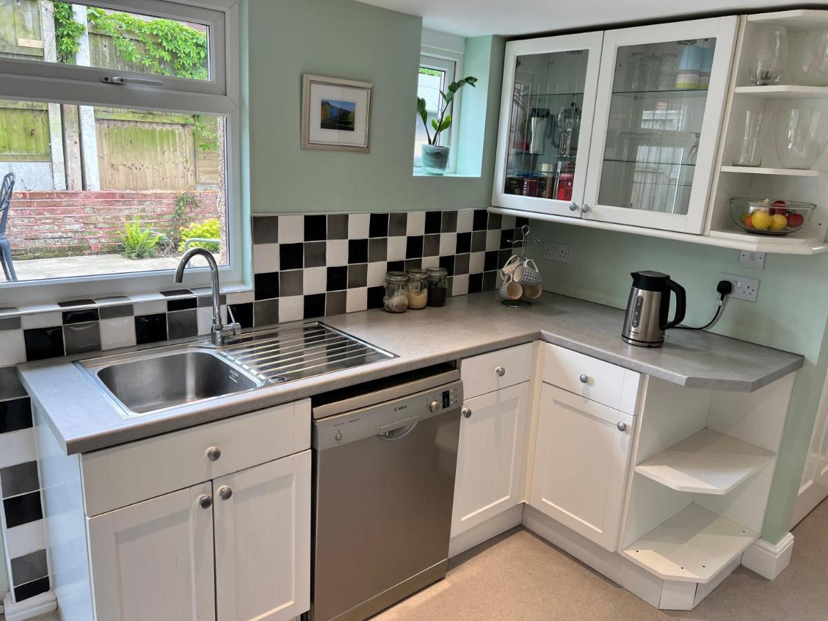 Gordon Villa - A Seaside Escape Harwich Extérieur photo