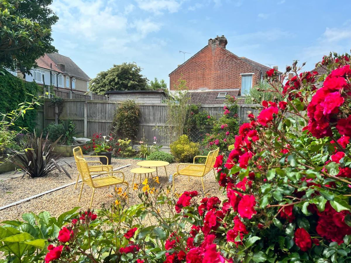 Gordon Villa - A Seaside Escape Harwich Extérieur photo