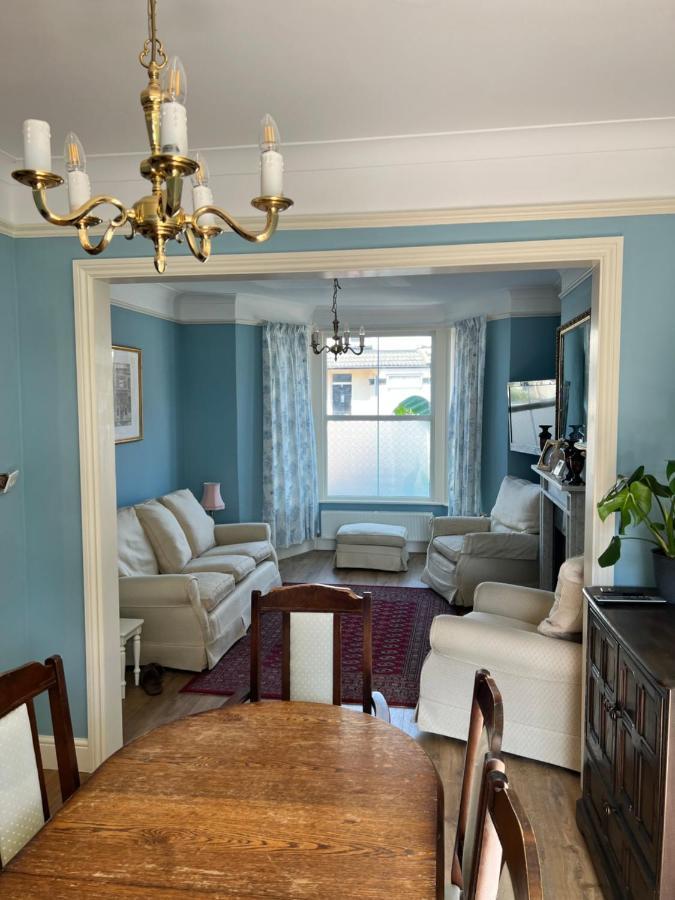 Gordon Villa - A Seaside Escape Harwich Extérieur photo